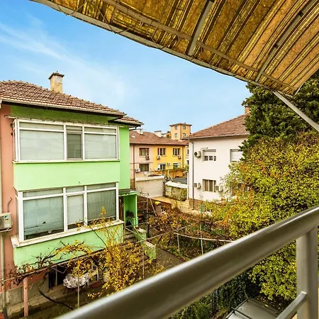 Apartman Quiet Near The Center By Flat Mаnager
